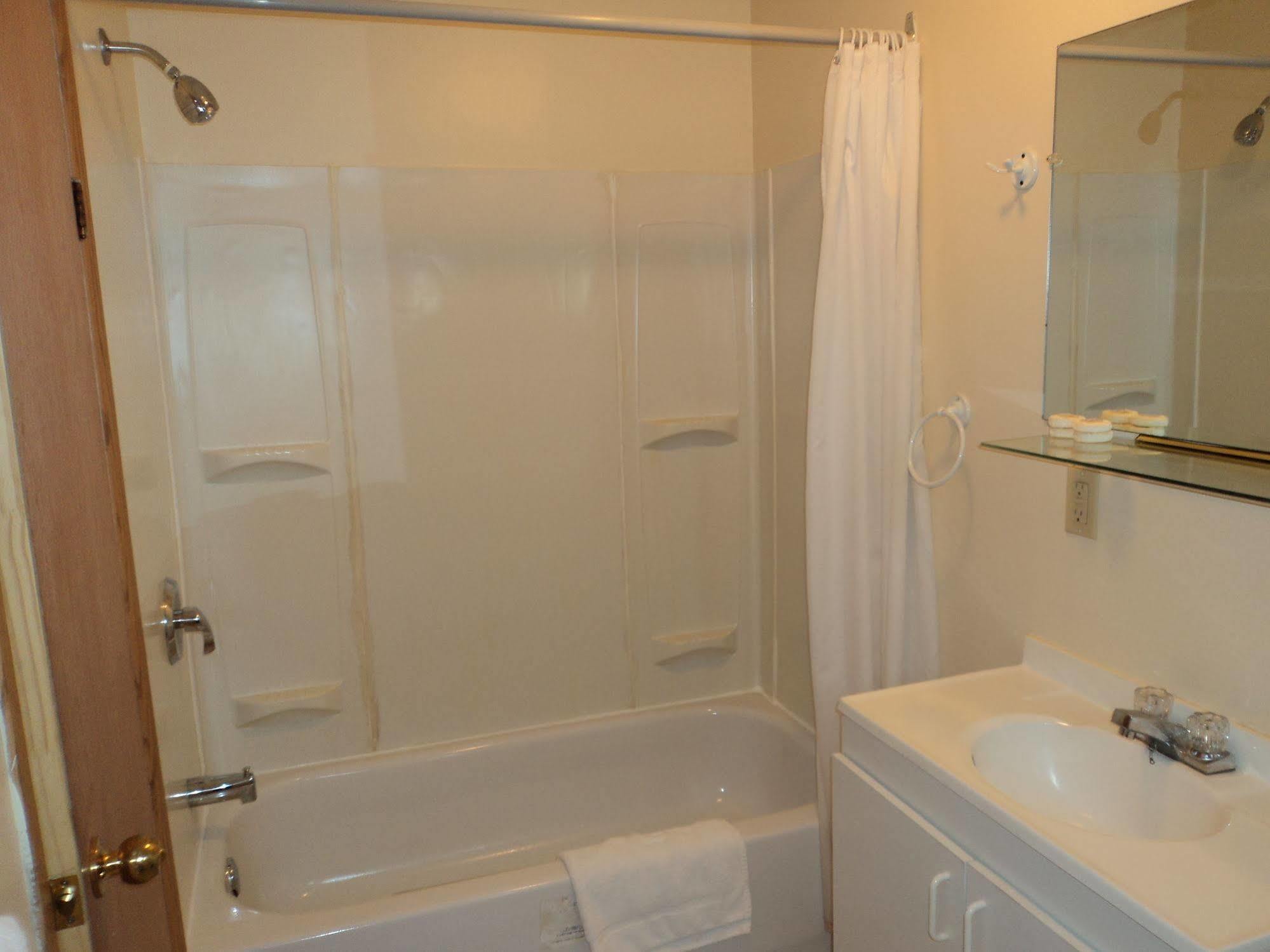 Rymal'S Motel Leamington Bagian luar foto